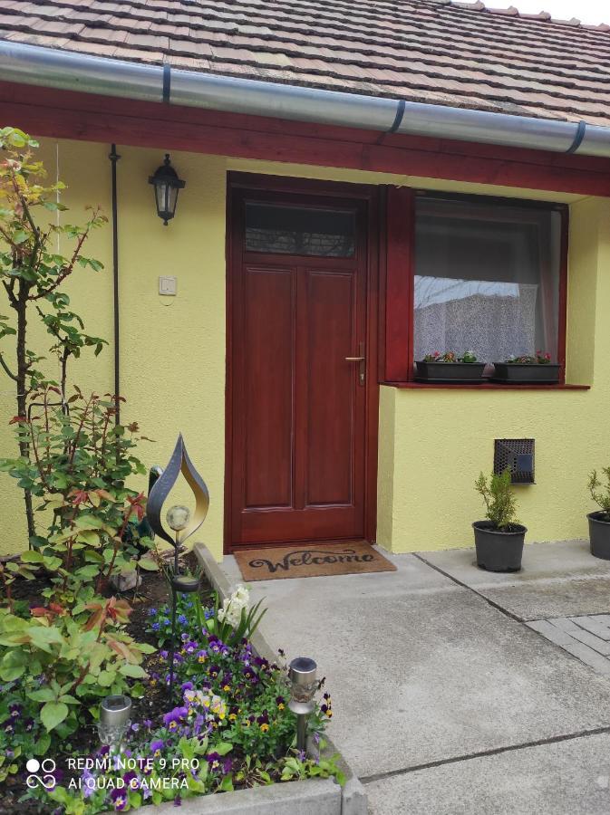 Kis Apartmanhaz 巴拉顿菲赖德 外观 照片