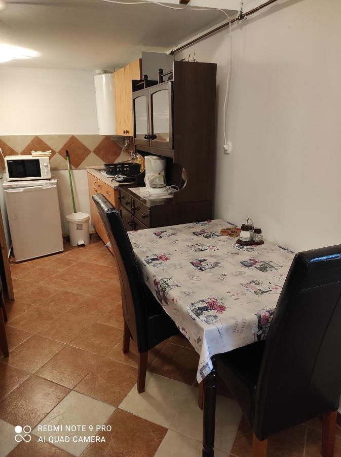 Kis Apartmanhaz 巴拉顿菲赖德 外观 照片