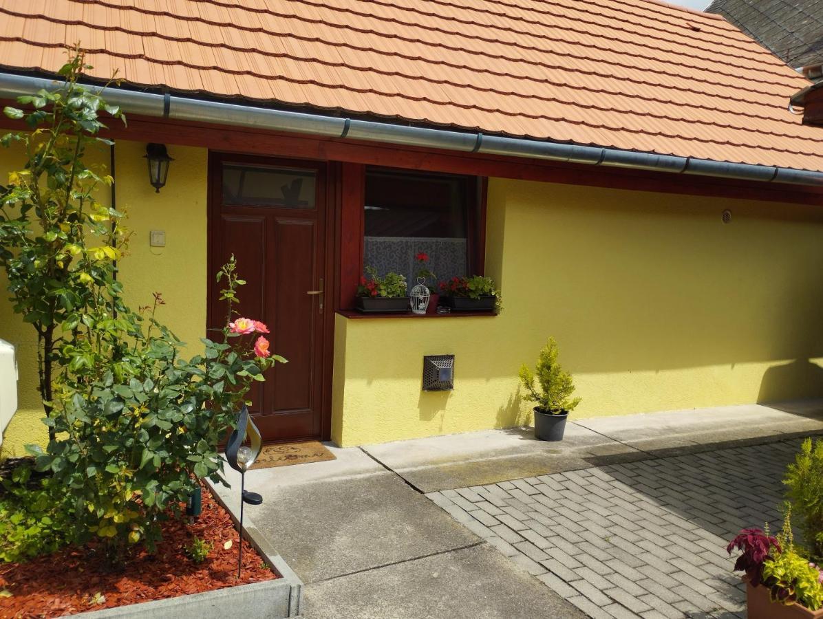 Kis Apartmanhaz 巴拉顿菲赖德 外观 照片